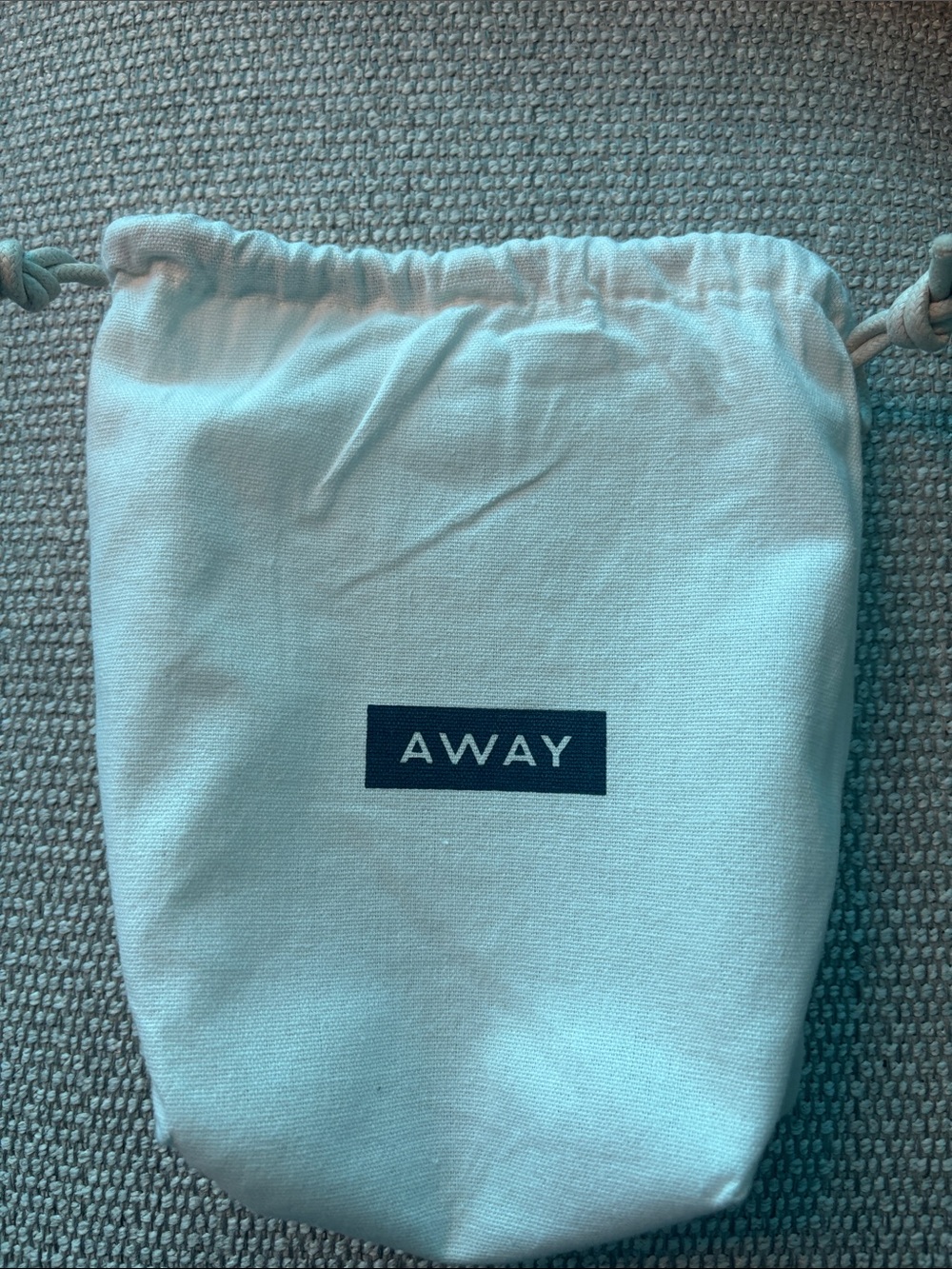 Brand New Away Blue Hard Shell Toiletry Travel Case with Drawstring Dust Pouch - Picture 3 of 6